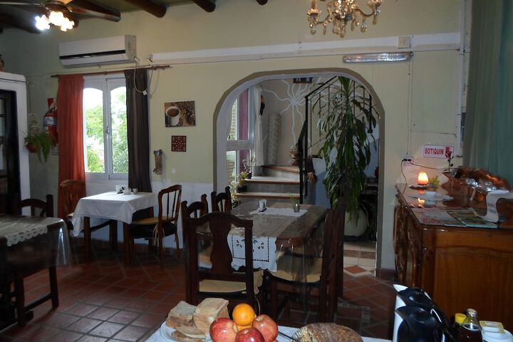 Dining 77 of 126