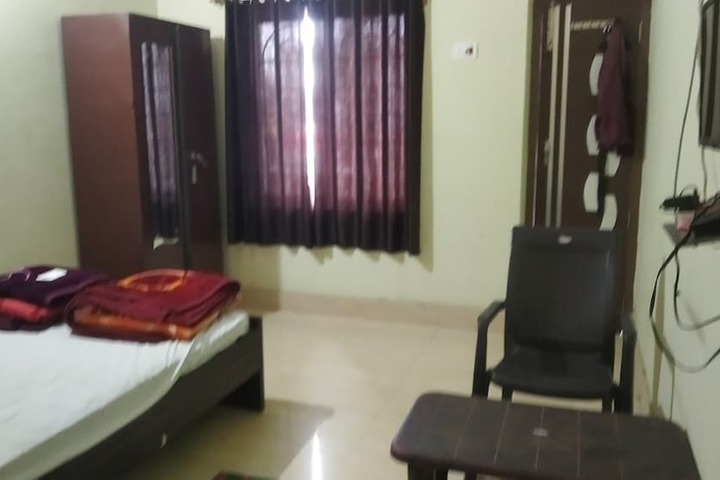 Room 5 of 8