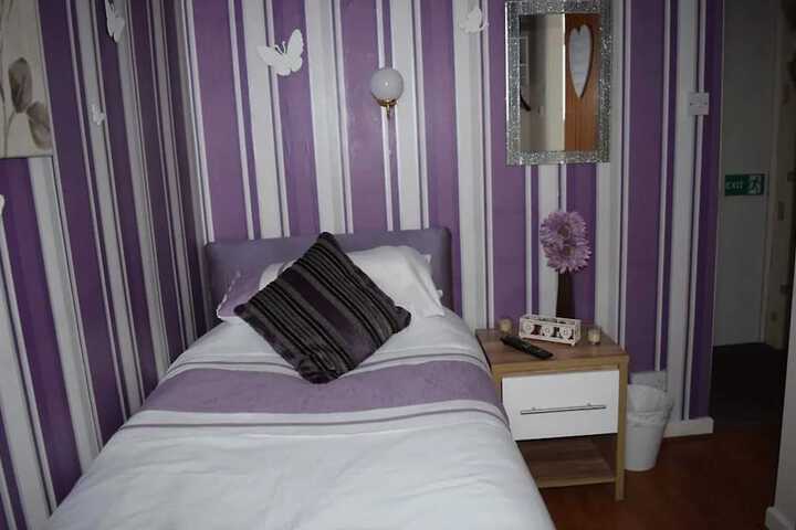 Room 16 of 27