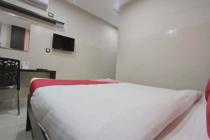 Room 7 of 32