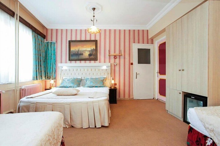 Room 14 of 19