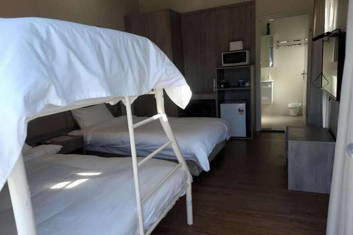 Room 10 of 23