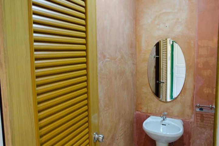 Room 14 of 21