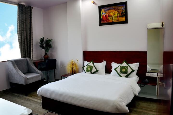 Room 6 of 26