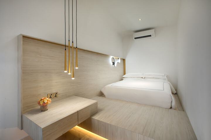 Room 29 of 195