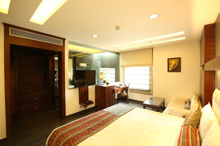Room 7 of 51