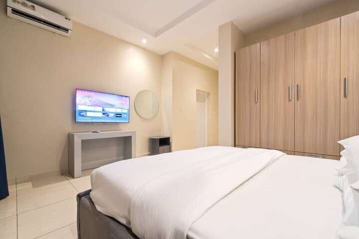 Room 3 of 31