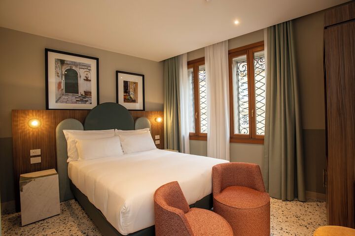 Room 35 of 109
