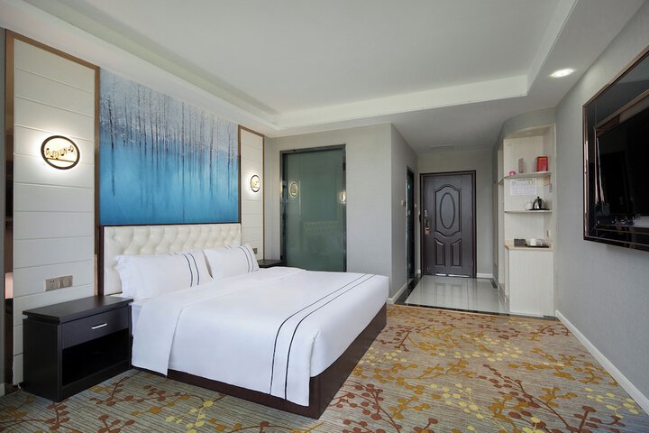 Room 3 of 10