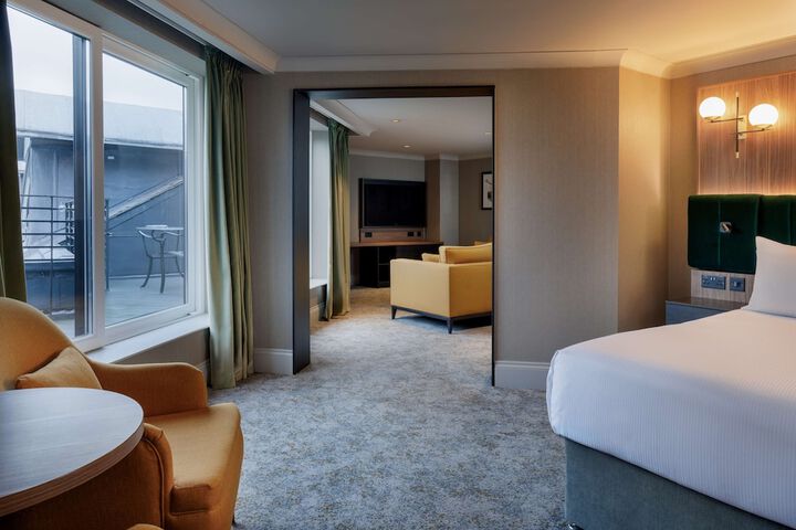 Room 49 of 204