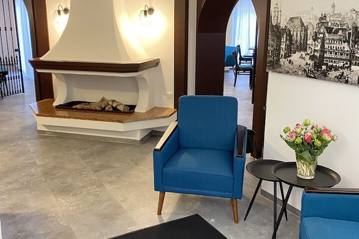 Entrance & Lobby