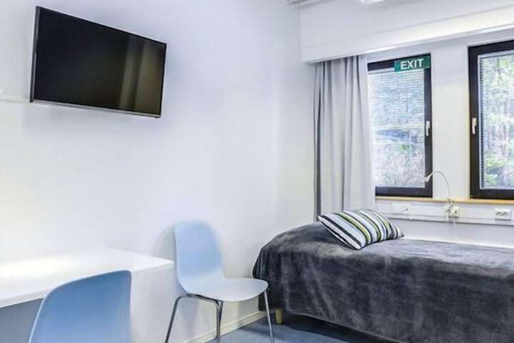 Room 16 of 42