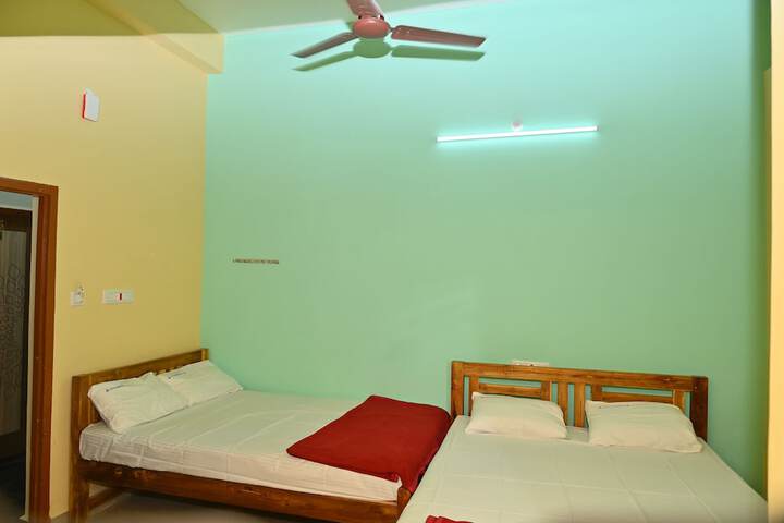 Room 9 of 25