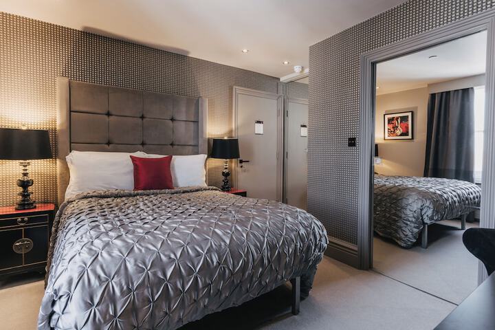 Room 5 of 75