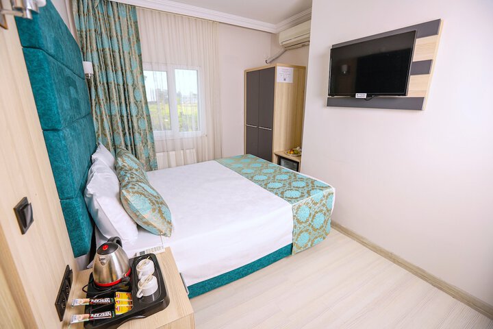 Room 18 of 33