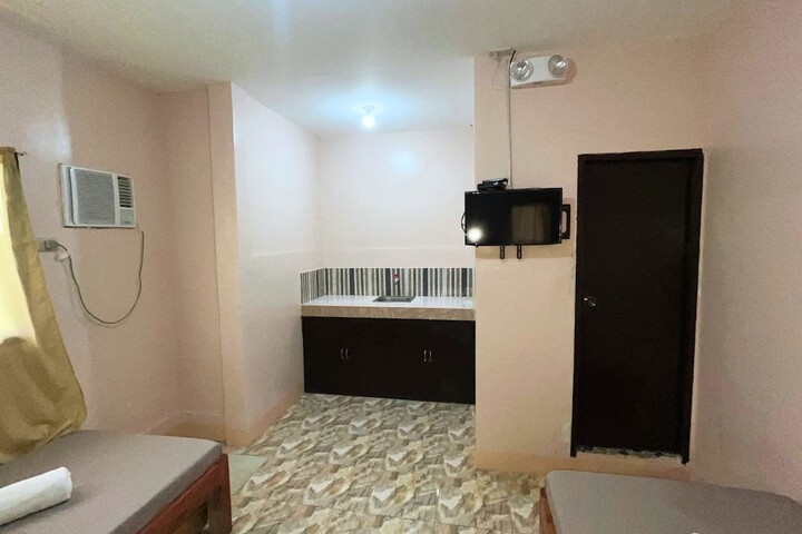 Room 7 of 17