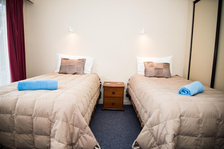 Room 11 of 32