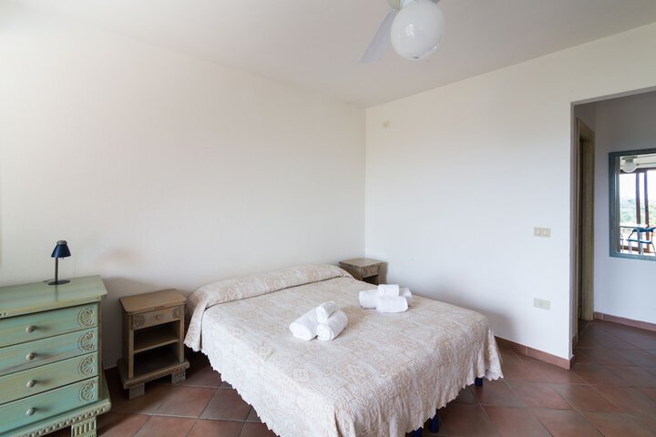Room 5 of 48