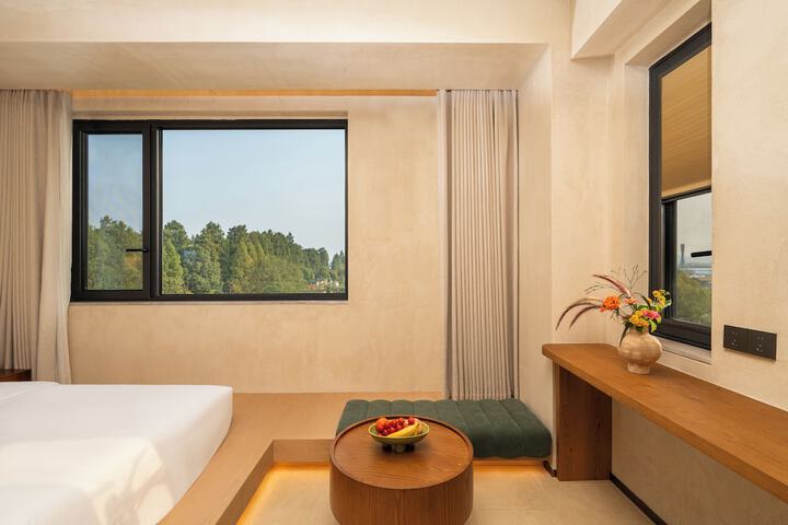 Room 10 of 38