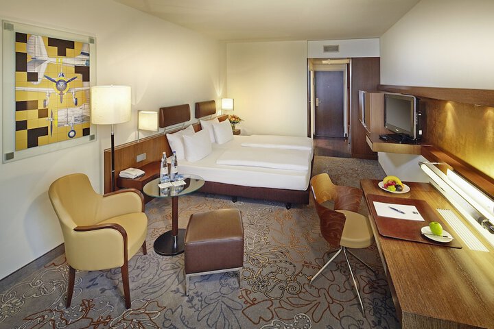 Room 6 of 20
