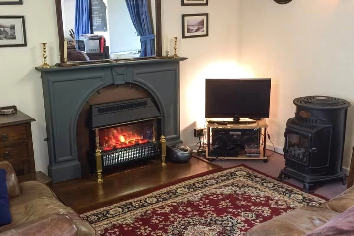 Room 5 of 10