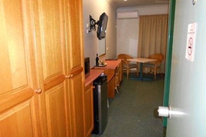 Room 9 of 29