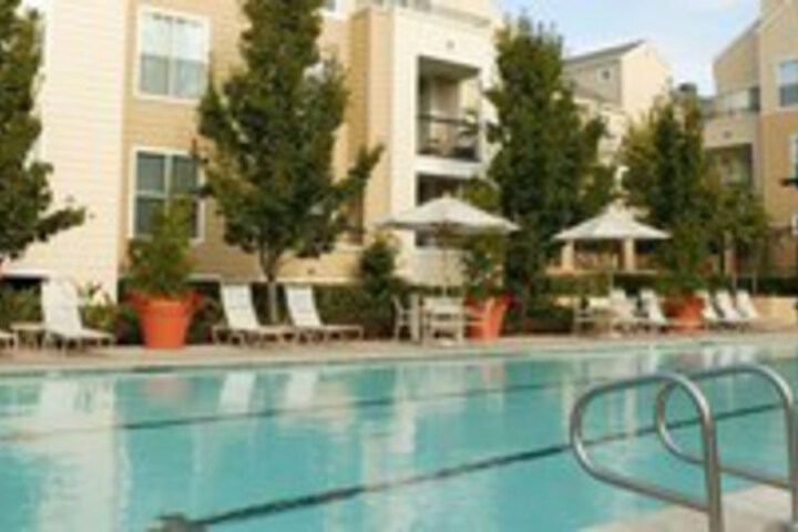 Global Luxury Suites Near Apple Hq