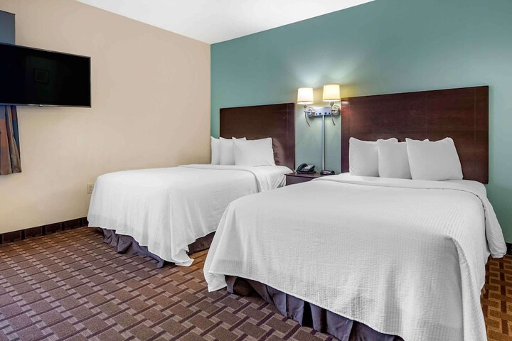 Deluxe Studio 2 Double Beds (2 of 5)