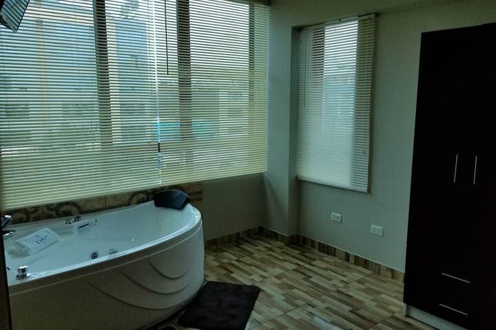 Room 17 of 37