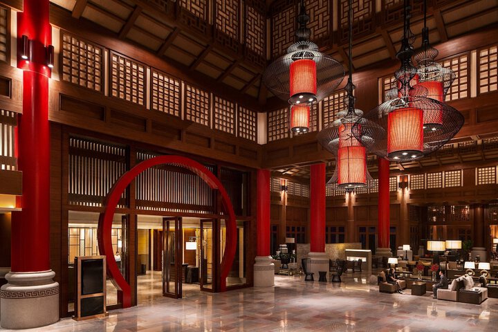 Entrance & Lobby