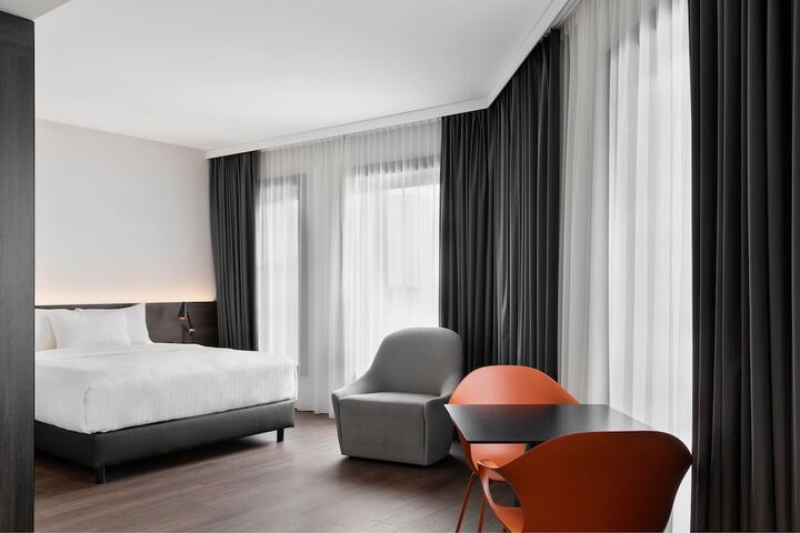 Room 7 of 39