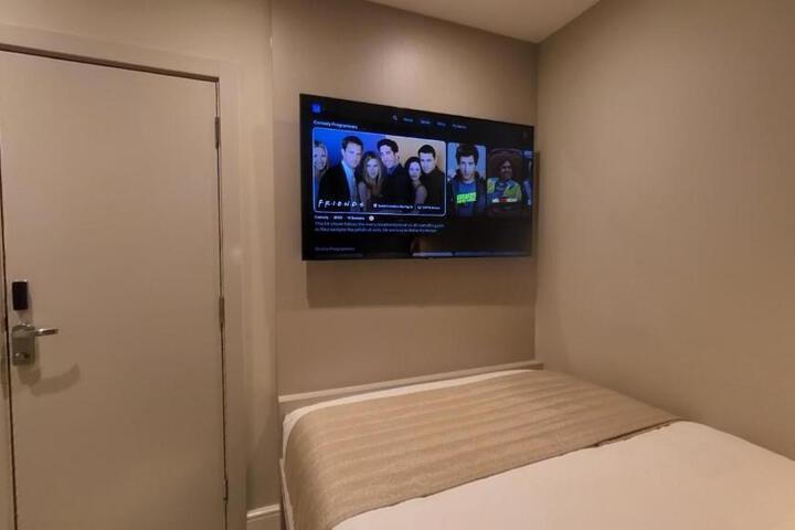 Hotel Suite Photo