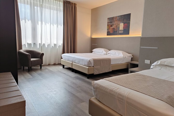 Room 36 of 76