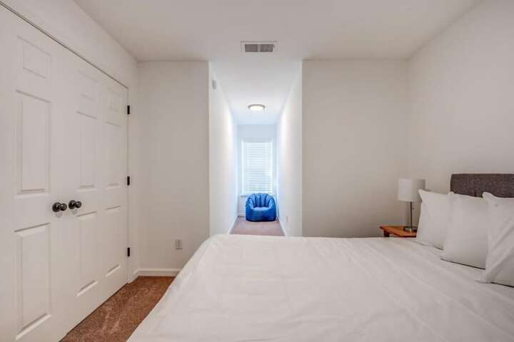 Room 7 of 32