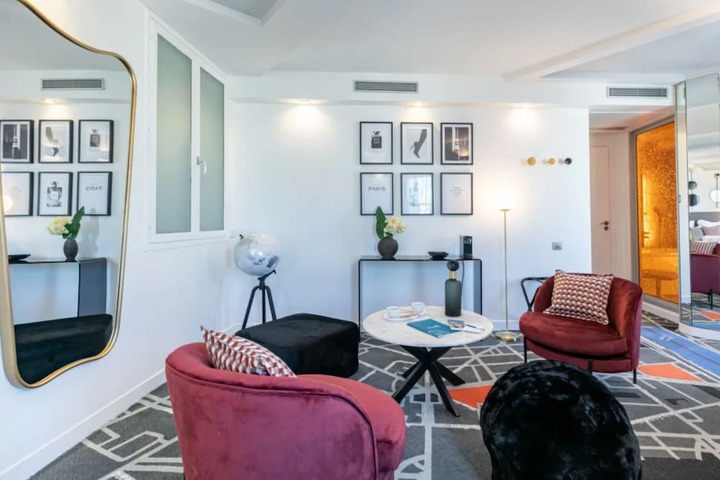 Room 21 of 31