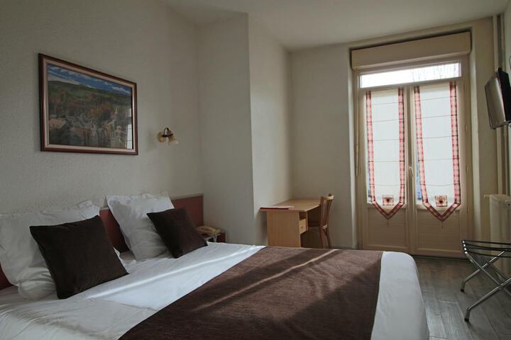 Room 6 of 44