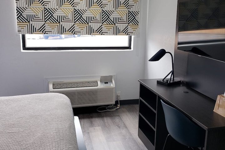 Room 12 of 30