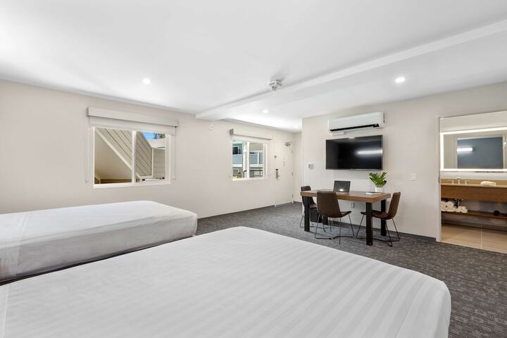 Room 11 of 26