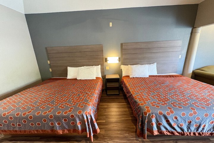 Room 17 of 66