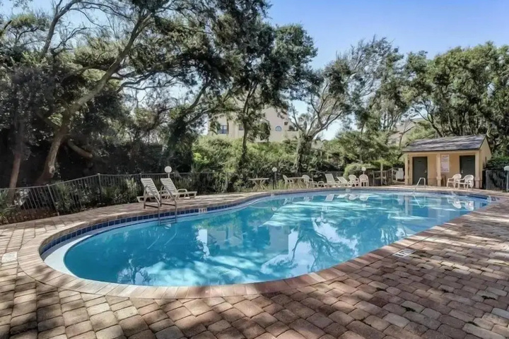Pool 14 of 24
