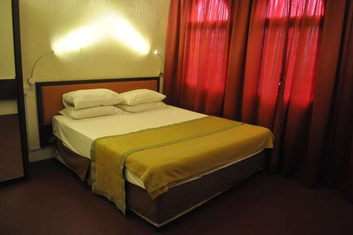 Room 16 of 128