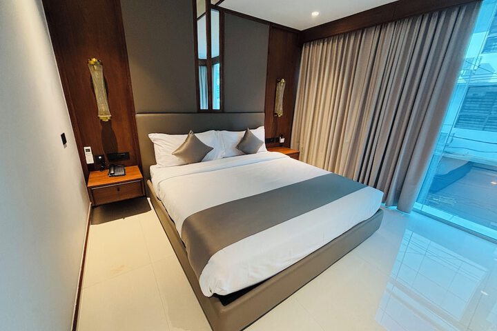Room 28 of 53