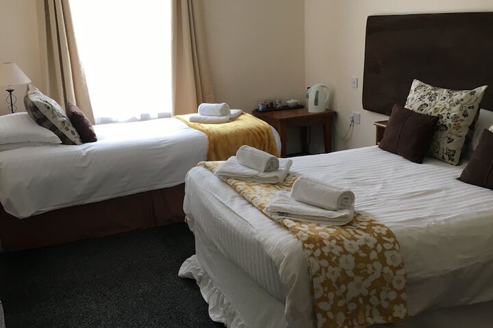 Room 12 of 28