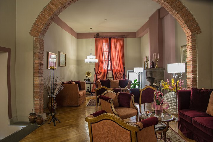 Entrance & Lobby