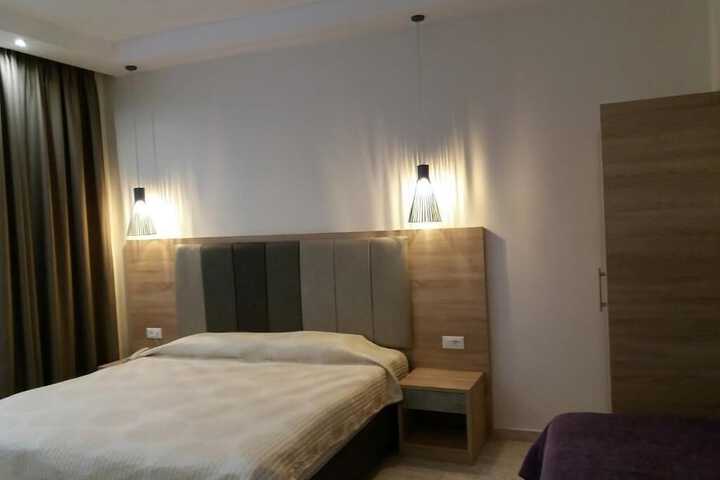 Room 8 of 38