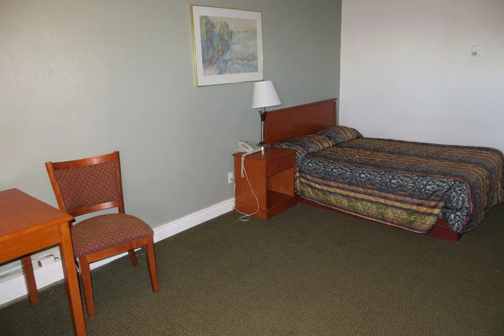 Room 8 of 15