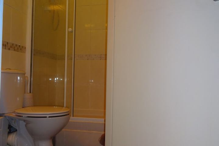 Room 21 of 46