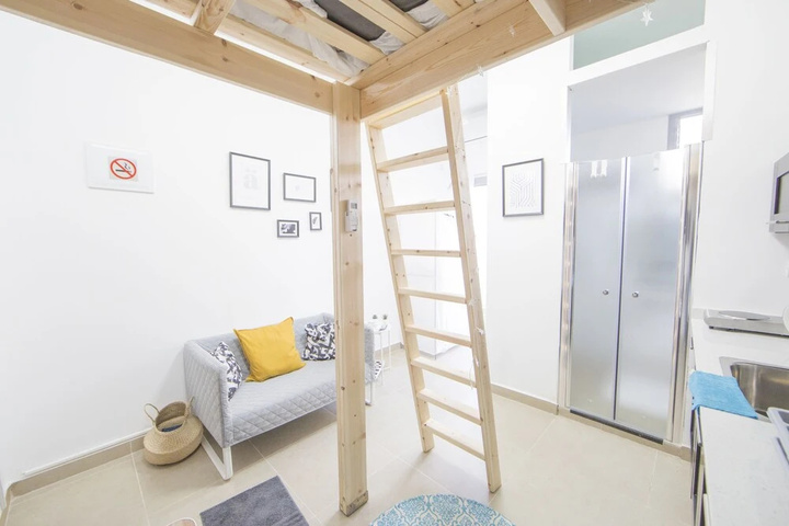 Room 3 of 21