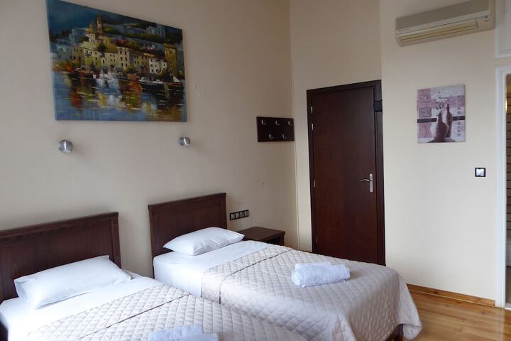 Room 43 of 70