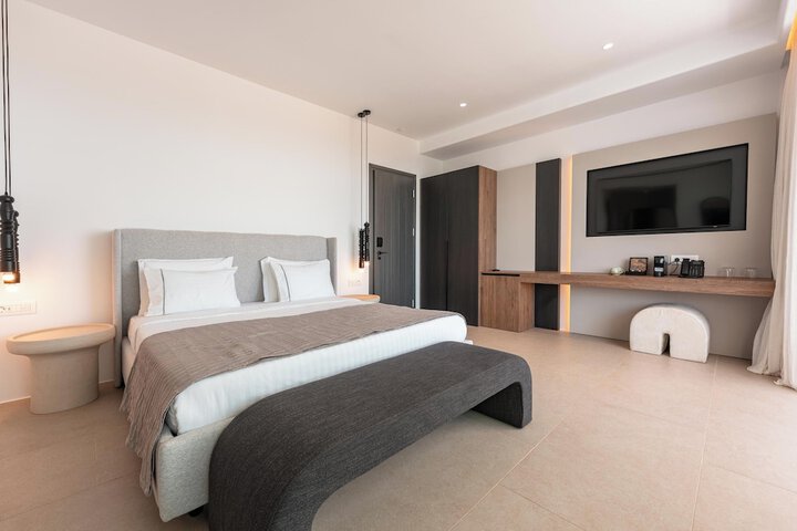 Room 27 of 144